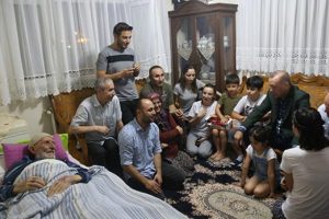 Erdoğan'dan Emek&ccedil;i ve Soyut&uuml;rk ailelerine ziyaret