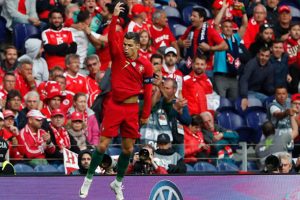 Ronaldo, Portekiz'i finale taşıdı