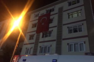 Hakkari şehidinin Başkent'te bulunan evine ateş d&uuml;şt&uuml;