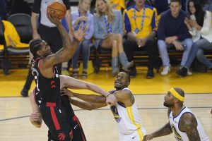 NBA'de Toronto, Warriors karşısında 2-1 &ouml;ne ge&ccedil;ti