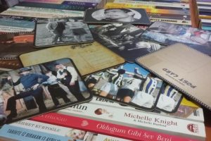 Kartpostallar mazide kaldı