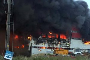 Kocaeli'deki fabrika yangınında 4 kişinin cansız bedenine ulaşıldı