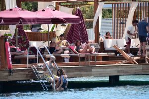 &Ouml;zlem Yıldız'dan bronzlaşma dersi