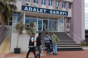 9 FET&Ouml; &uuml;yesi ve 4 insan ka&ccedil;ak&ccedil;ısı tutuklandı