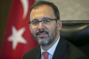 Bakan Kasapoğlu'ndan Eda Tuğsuz'a tebrik mesajı