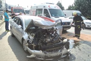 Kalp krizi ge&ccedil;iren s&uuml;r&uuml;c&uuml; kazada hayatını kaybetti