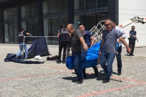 Bursa'da vin&ccedil; faciasında &ouml;len 2 temizlik iş&ccedil;isi 'tali kusurlu' bulundu