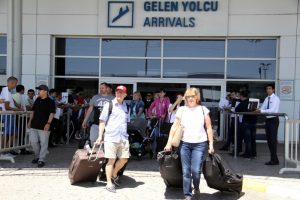 Antalya, bayramda 400 bin turist ağırladı