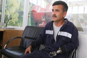 Feci kazada elini kaybetti... "G&ouml;renler &ouml;nce yadırgıyor ama..."