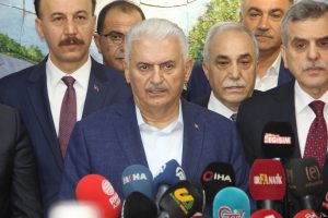 Binali Yıldırım'dan 'Urfalıyam ezelden' t&uuml;rk&uuml;s&uuml;