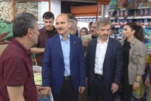 Bakan Soylu'dan esnafa ziyaret