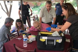 Bursa'da kahvede otururken sırtına mermi isabet eden yaşlı adam hayatını kaybetti