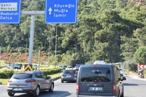 Marmaris'te tatilcilerin d&ouml;n&uuml;ş yolculuğu başladı