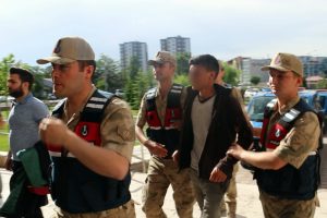 Cinayet zanlıları hakim karşısında