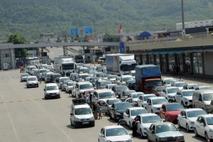 Tatilcilerin bayram d&ouml;n&uuml;ş&uuml; s&uuml;r&uuml;yor