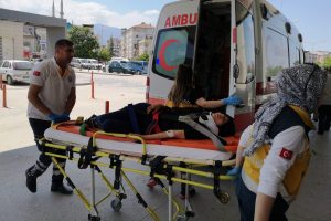 Bursa'da gen&ccedil; kız ağır yaralandı