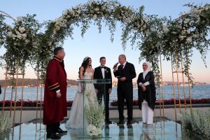 Cumhurbaşkanı Erdoğan, futbolcu Mesut &Ouml;zil'in nikah şahidi oldu