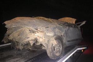Bursa plakalı ara&ccedil; şarampole u&ccedil;tu! Hurdaya d&ouml;nen ara&ccedil;tan sağ &ccedil;ıktılar
