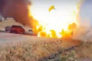 LPG'li ara&ccedil; bomba gibi patladı
