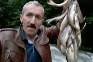 Derede balık avlarken can verdi