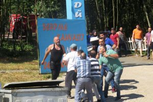 Restoranları yanan iki kardeş arasında kavga