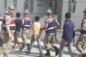T&uuml;rkiye'ye ge&ccedil;meye &ccedil;alışan 7 Suriyeli sınırda yakalandı