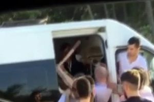 Havalimanı yolunda beyzbol sopalı kavga