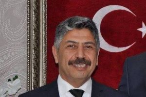 Eski başkan yardımcısı evinde &ouml;l&uuml; bulundu