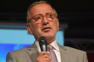 "Metresini VİP'ten u&ccedil;ağa bindiren milletvekili g&ouml;rm&uuml;şl&uuml;ğ&uuml;m vardır"