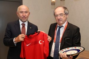 Nihat &Ouml;zdemir, Noel Le Graet ile bir araya geldi
