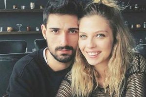 &Uuml;nl&uuml; &ccedil;ift, gittiği tatilde hastanelik oldu