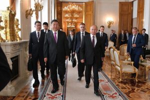 Huawei krizine Putin'den yorum: Ger&ccedil;ek savaşa yol a&ccedil;abilir