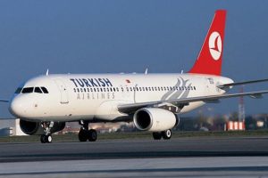 THY'de bayram tatilinde en &ccedil;ok yolcu Antalya'ya u&ccedil;tu