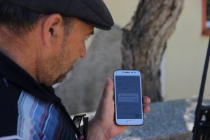 Bu mahallede kimse cep telefonu taşımıyor