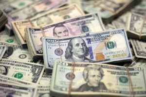 Fitch: Dolar k&uuml;resel rezerv para konumunu kaybedebilir