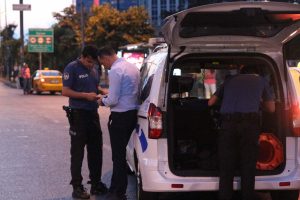 Paralar yola sa&ccedil;ıldı! Vatandaş seferber oldu
