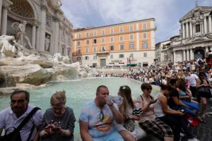 Roma'da turistlerin &uuml;sts&uuml;z dolaşması yasaklandı