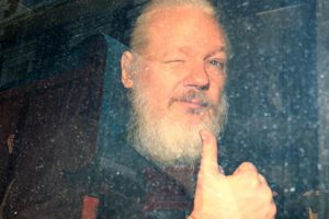 ABD, Assange'ın iadesi i&ccedil;in resmi talepte bulundu