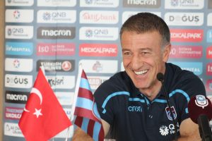 Ağaoğlu'ndan Lille'den gelen teklife teşekk&uuml;r