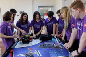 'Karidesten Uzaya' projesiyle d&uuml;nya şampiyonu oldular!