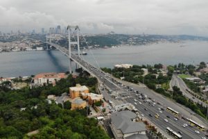 K&ouml;pr&uuml;de hareketli dakikalar