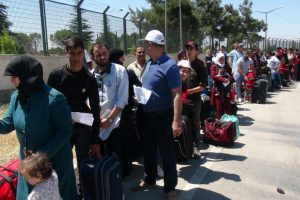 Suriyelilerin T&uuml;rkiye'ye d&ouml;n&uuml;ş&uuml; başladı