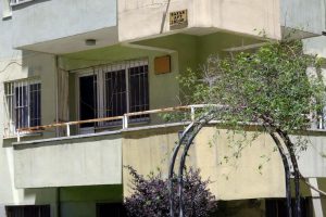 Kız &ouml;ğrenciye kiralanma şartıyla bağışlanan dairedeki Suriyeliler &ccedil;ıkartıldı