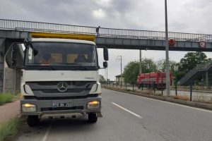 Liseli Elif kamyonun altında kaldı!