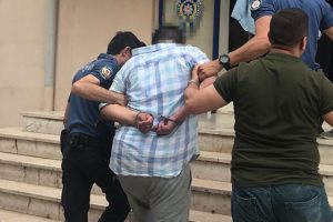 Aracını terk edip ka&ccedil;maya &ccedil;alışan taciz ş&uuml;phelisi yakalandı
