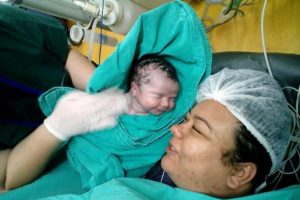 Akın bebeğin &ouml;l&uuml;m&uuml; davasında doktorlardan 'ihmal' iddiasına ret