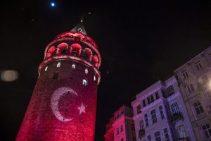 İstanbul milli takım i&ccedil;in kırmızı beyaza b&uuml;r&uuml;necek