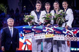 Bursa B&uuml;y&uuml;kşehir Belediyesporlu İlg&uuml;n'den g&uuml;m&uuml;ş madalya