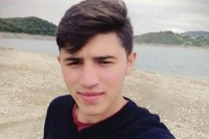 Devrilen trakt&ouml;r&uuml;n altında can verdi