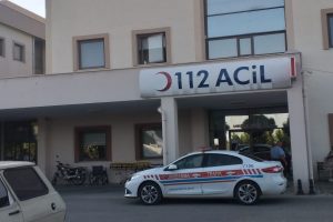 İki otomobil &ccedil;arpıştı: 5 Yaralı